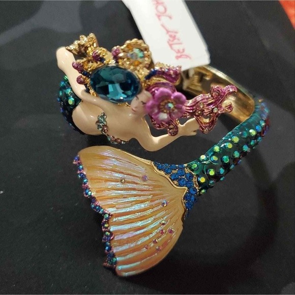 Betsey Johnson Jewelry - Betsey Johnson Mermaid Tail Bracelet Gold Tone‎ Blue Green Rhinestone Gemstone